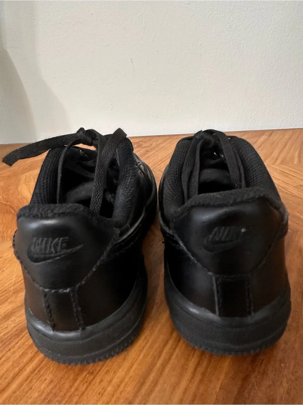 Nike Air Force 1 Black On Black Little Kids Sneakers SZ 12C Classic Swoosh EUC